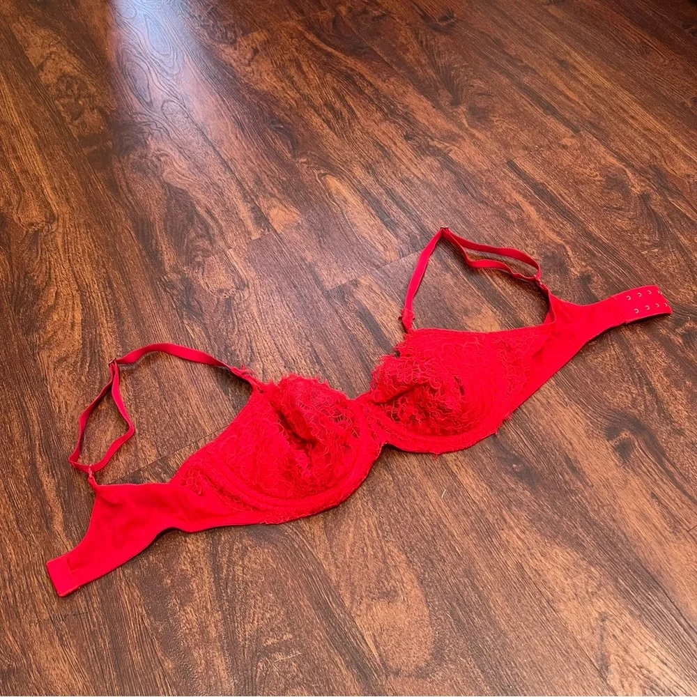 VS Red Lace Push Up Bra 36D - Picture 4 of 7